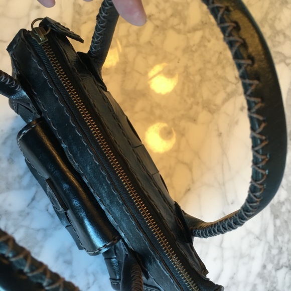 Dua Dua Black Leather Handbag - Picture 6 of 8